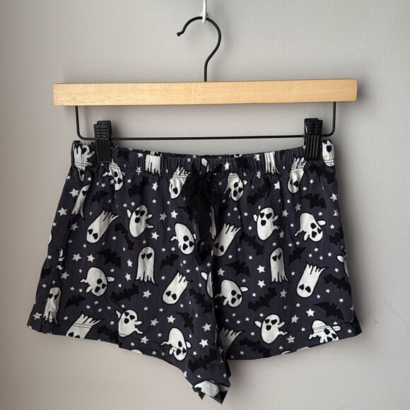 Forever 21 Halloween Pajamas ‘Hey Boo’ Ghost Shorts and Short Sleeve T-Shirt Set - Picture 4 of 6